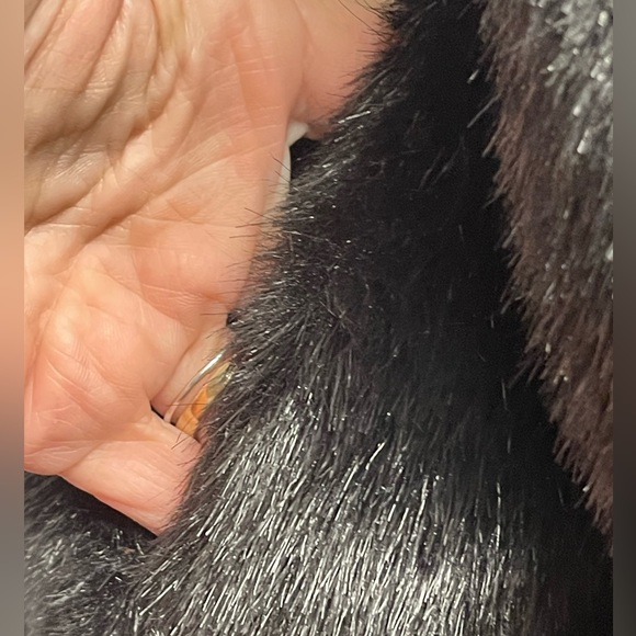 DENNIS BASSO BOUTIQUE FAUX FUR NWOT COAT HIDDEN SNAP CLAPS SIDE POCKETS & MORE - Picture 12 of 17